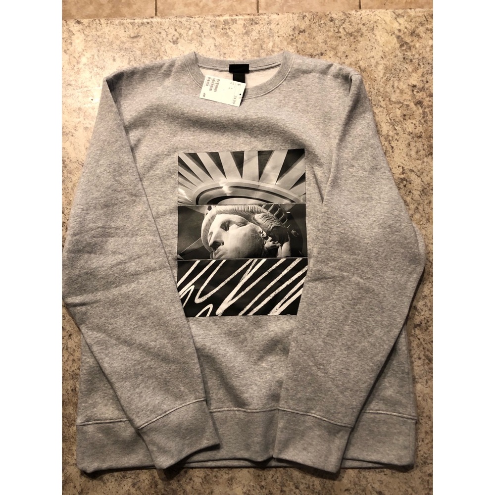 Grey New York Statue of Liberty pull over Large